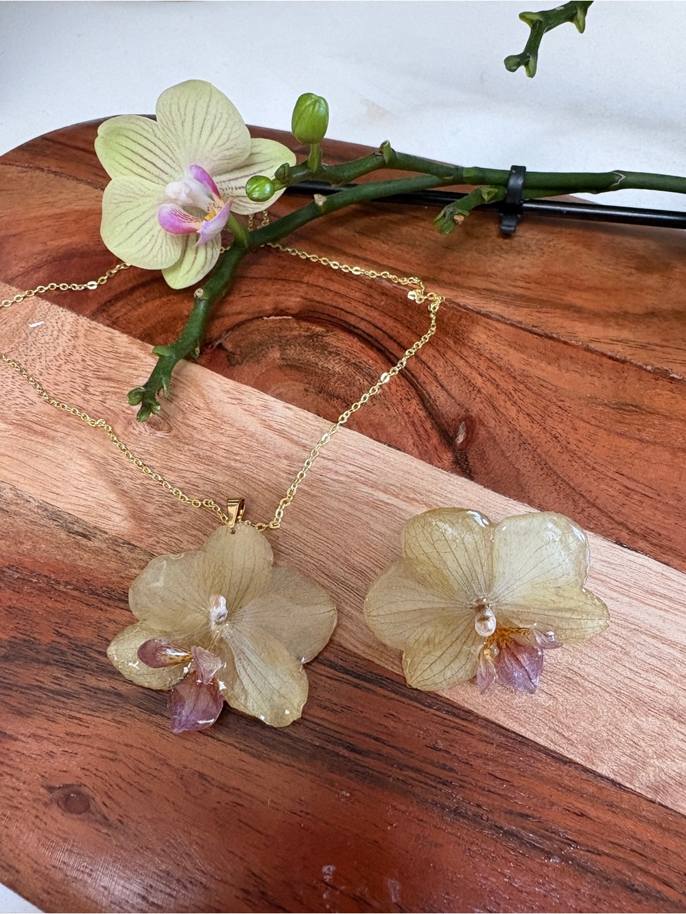 Delicate Gold Orchid Flower Necklace and rings set
